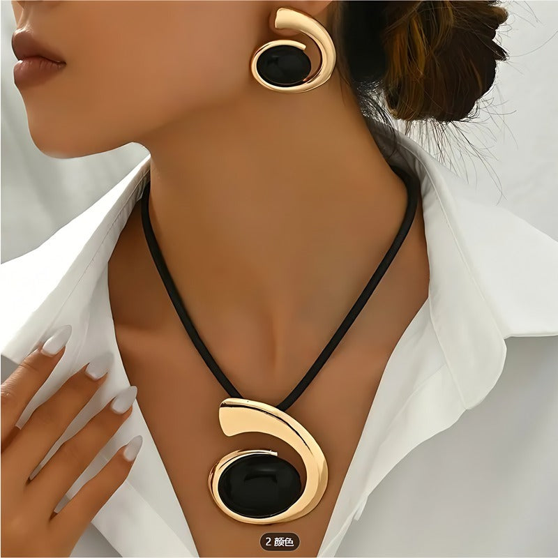 Bold Geometric Black Pendant & Earrings Set – 3‑Piece Modern Statement Jewelry