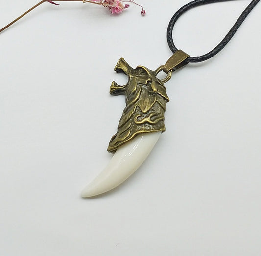 Wolf Tooth Pendant Necklace — Symbol of Strength & Freedom